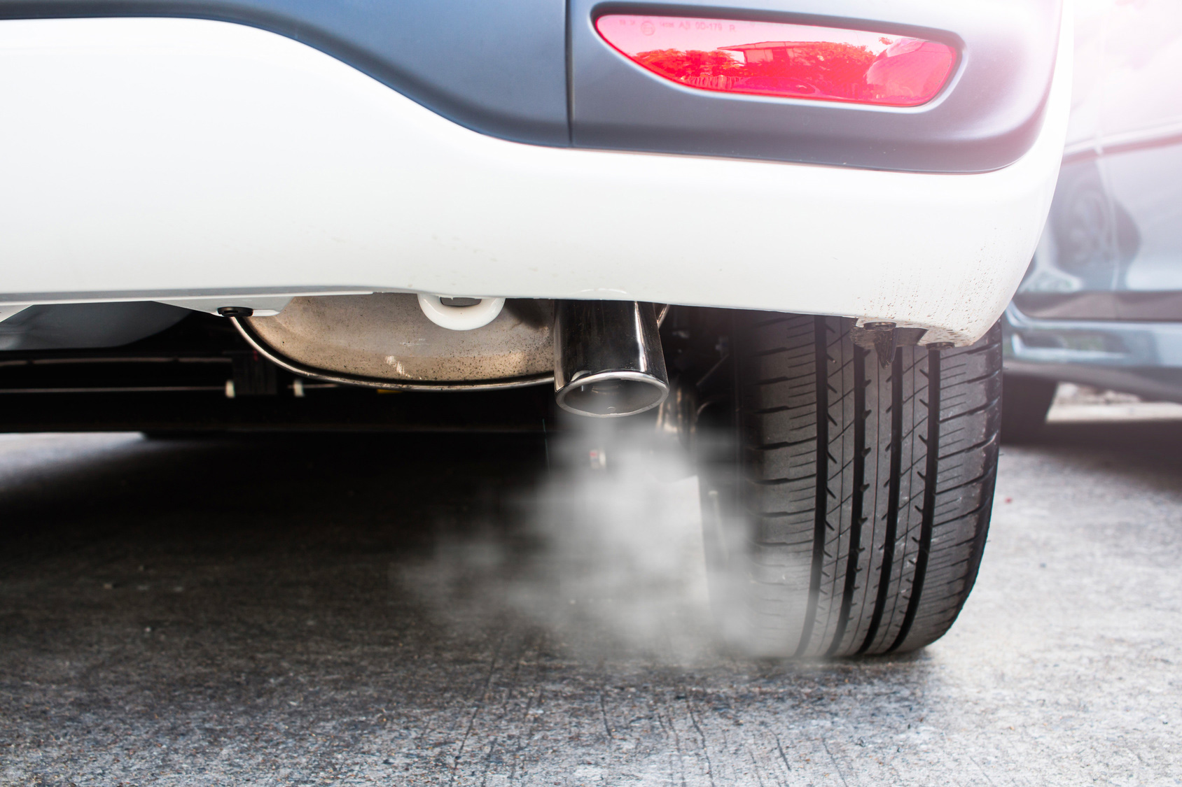 La pollution dans un parc de stationnement souterrain